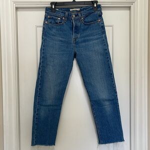Vintage cropped Levi’s blue jeans size 27